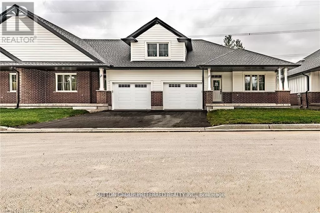 Row / Townhouse for rent: 28 - 175 Glengariff Drive, Southwold, Ontario N5P 0G1