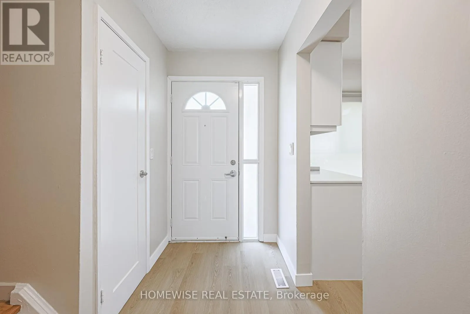 Row / Townhouse for rent: 28 - 570 Waverly Street N, Oshawa, Ontario L1J 5Y3