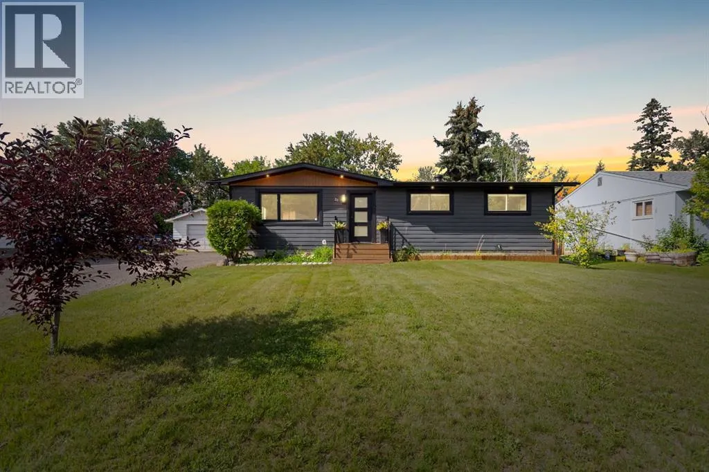 House for rent: 28 Alberta Drive, Fort McMurray, Alberta T9H 1P5