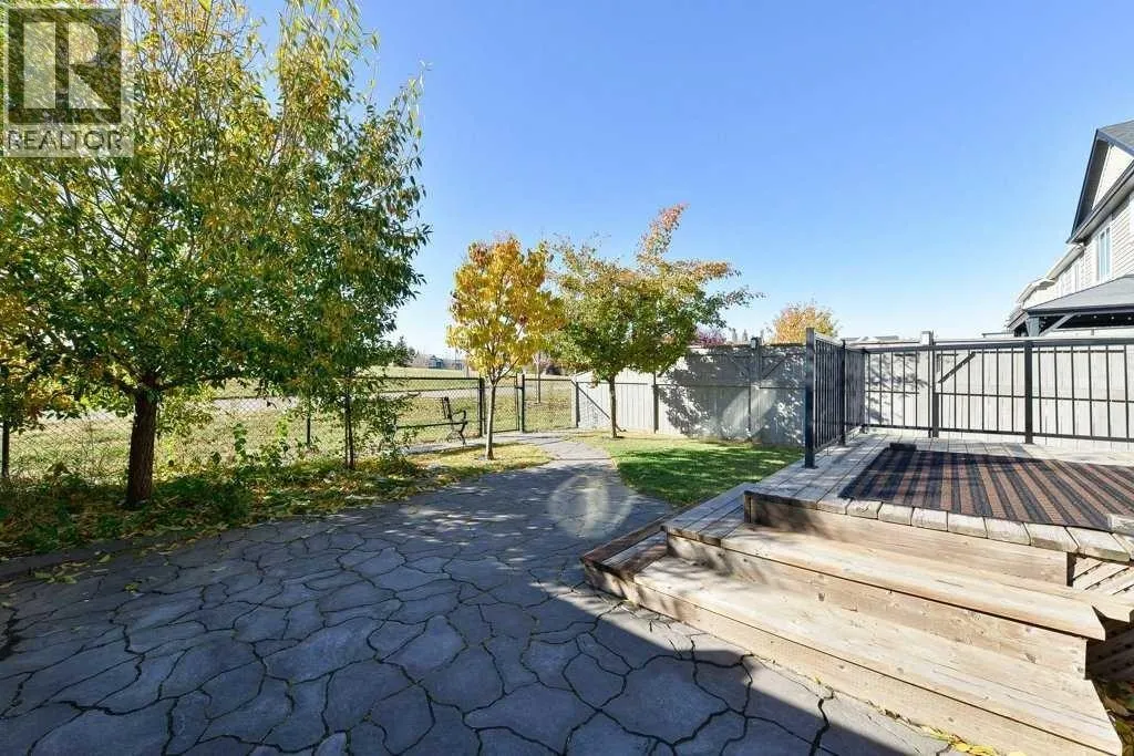 House for rent: 28 Auburn Glen Close Se, Calgary, Alberta T3M 1P6