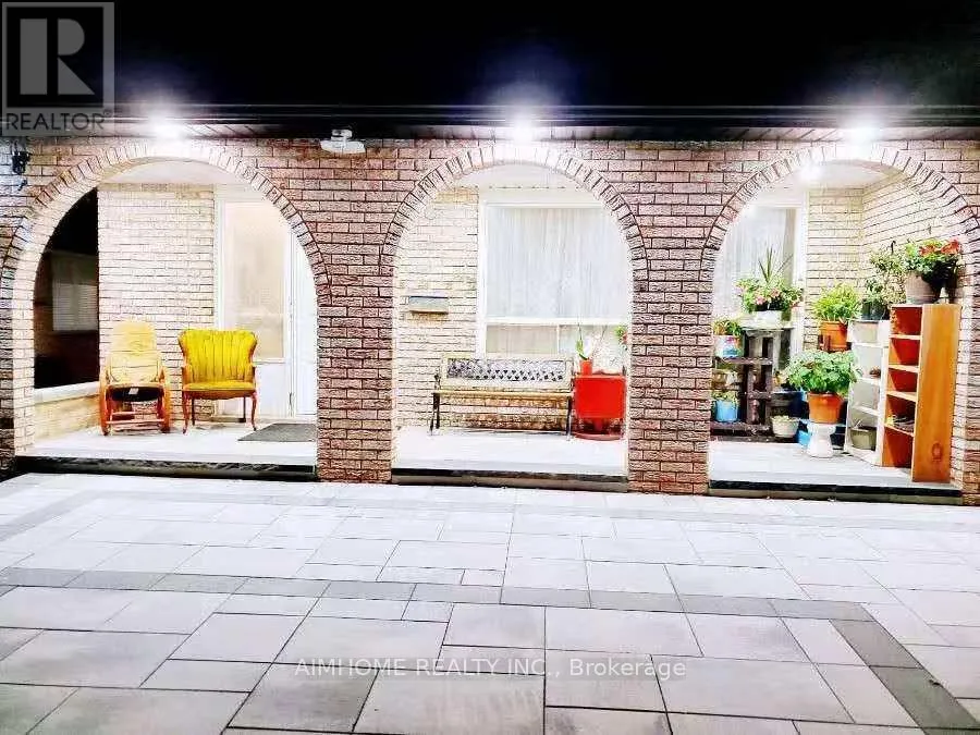 House for rent: 28 Castle Harbour Lane W, Markham, Ontario L3T 3A2