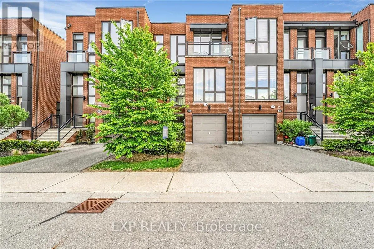 Row / Townhouse for rent: 28 Crestridge Drive, Vaughan, Ontario L4J 0K1