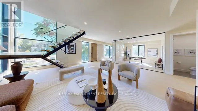 House for rent: 28 Dunsmore Gardens, Toronto, Ontario M3H 3M2