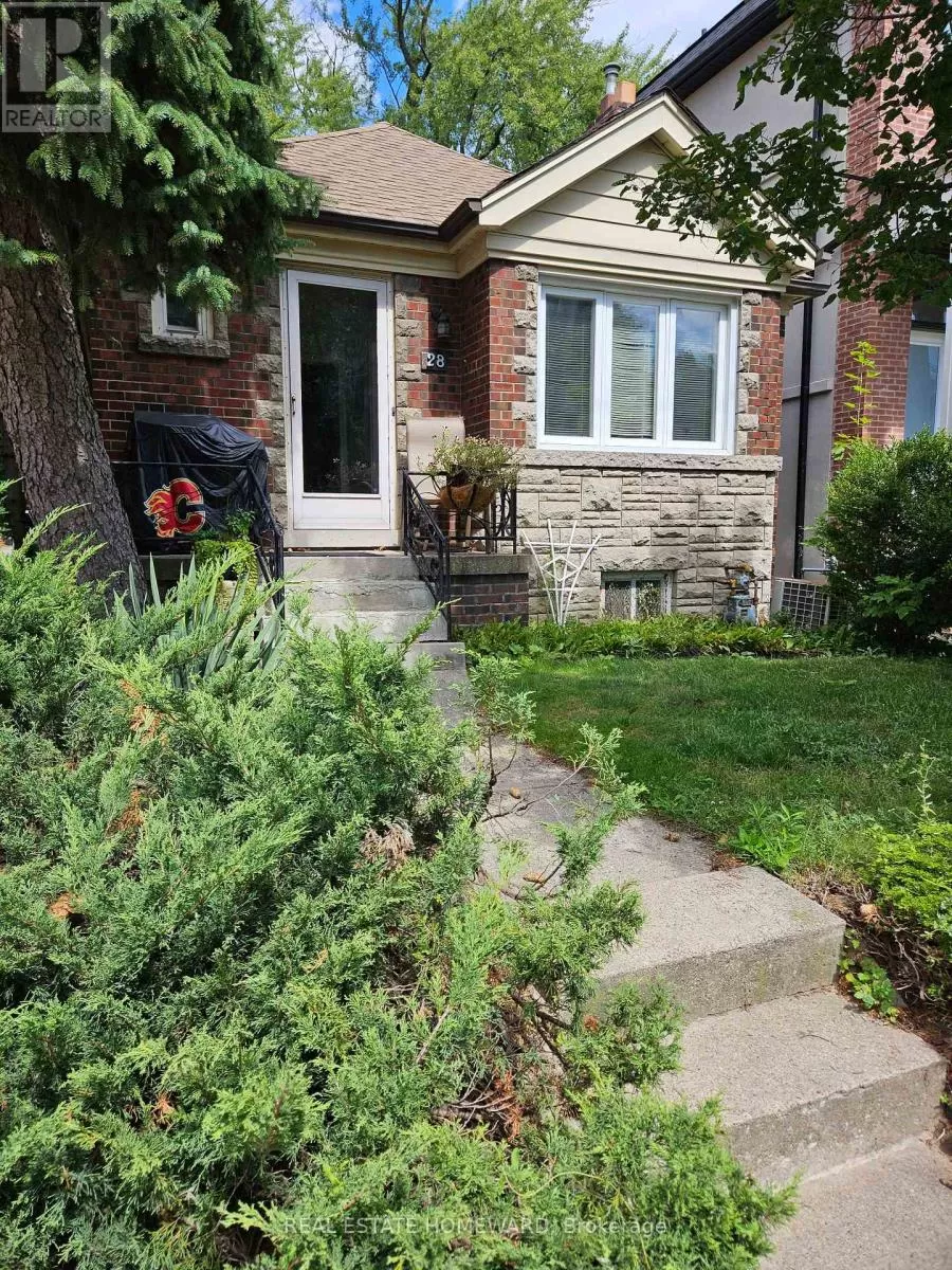 House for rent: 28 Glen Echo Road, Toronto, Ontario M4N 2E1