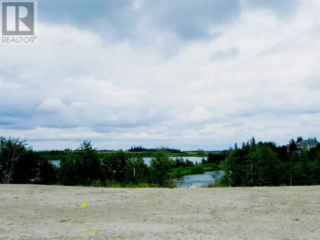 28 Henner's Place, Lacombe, Alberta T4L 1Y9