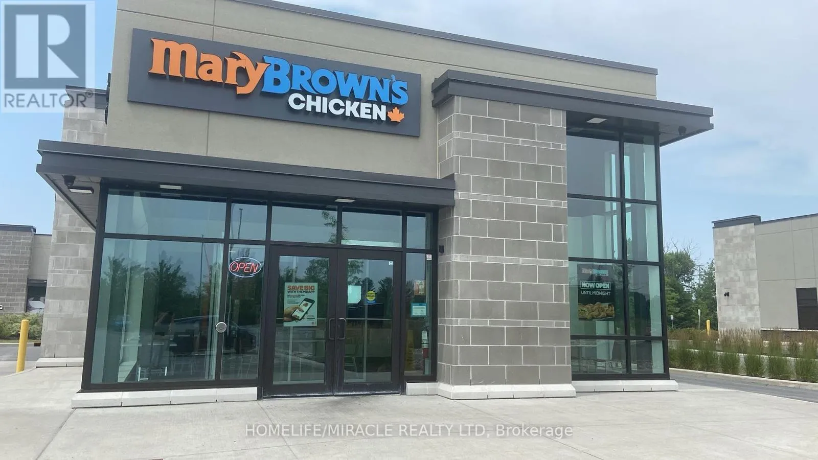 28 Iber Road E, Ottawa, Ontario K2S 2R1