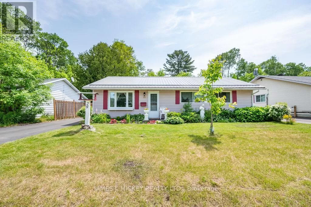 House for rent: 28 Lasalle Drive, Deep River, Ontario K0J 1P0