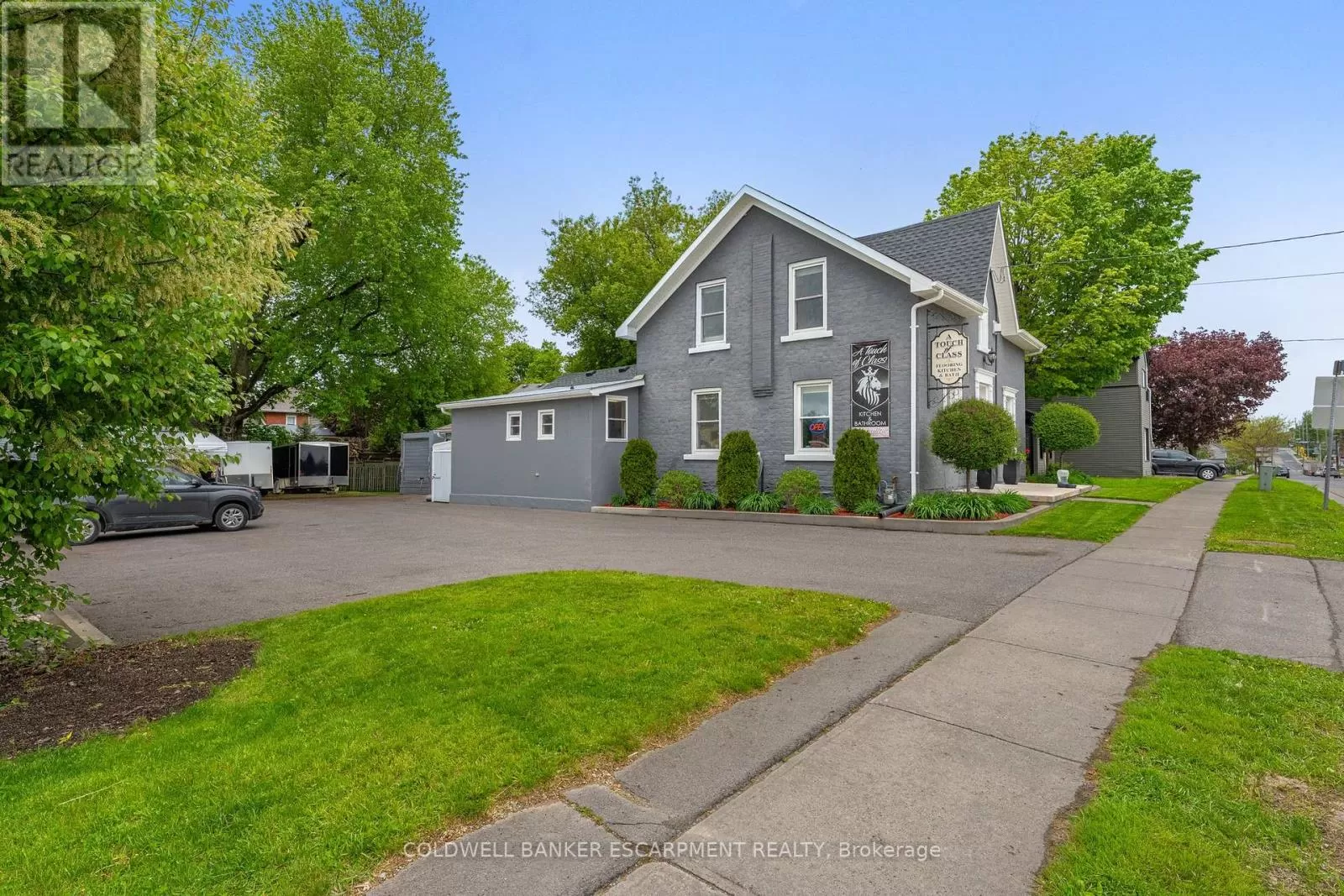 28 Main Street N, Halton Hills, Ontario L7J 1W1