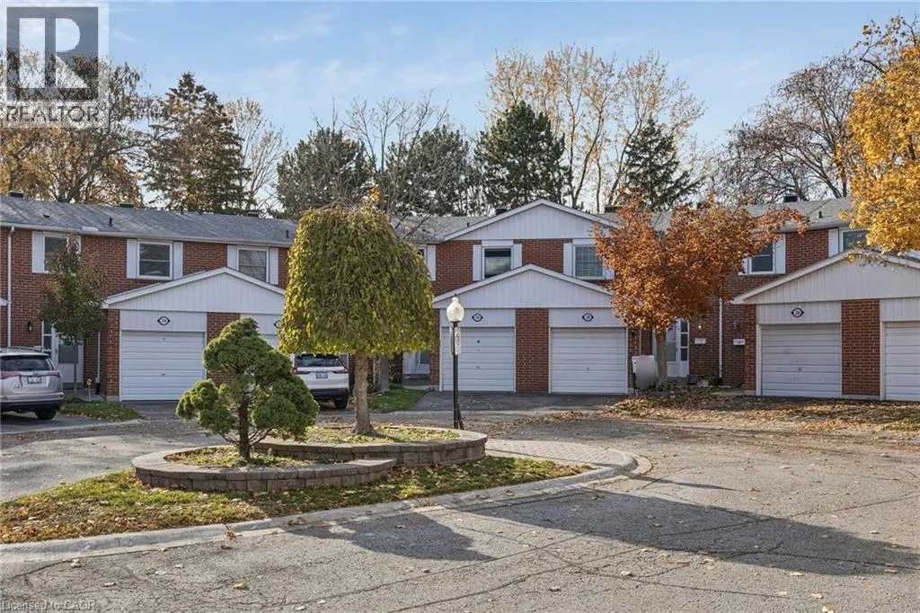 Row / Townhouse for rent: 28 Reith Way, Thornhill, Ontario L3T 5C7