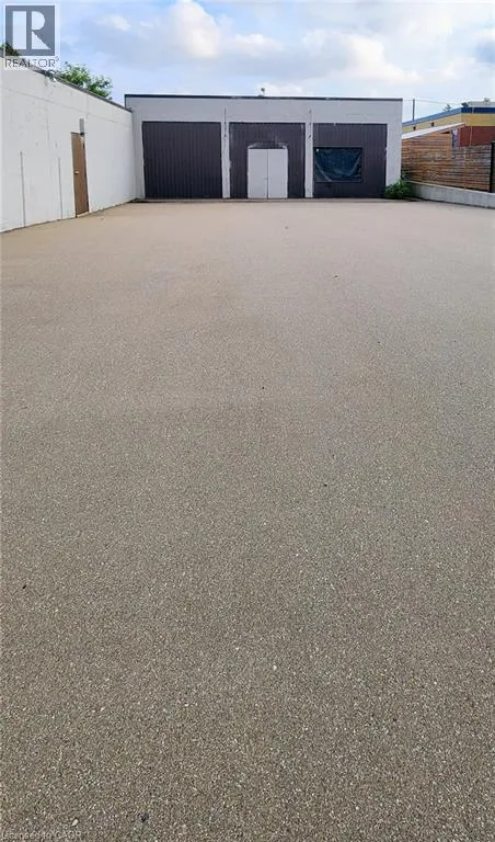 28 Sydenham Street Unit# Garage, Simcoe, Ontario N3Y 1R7