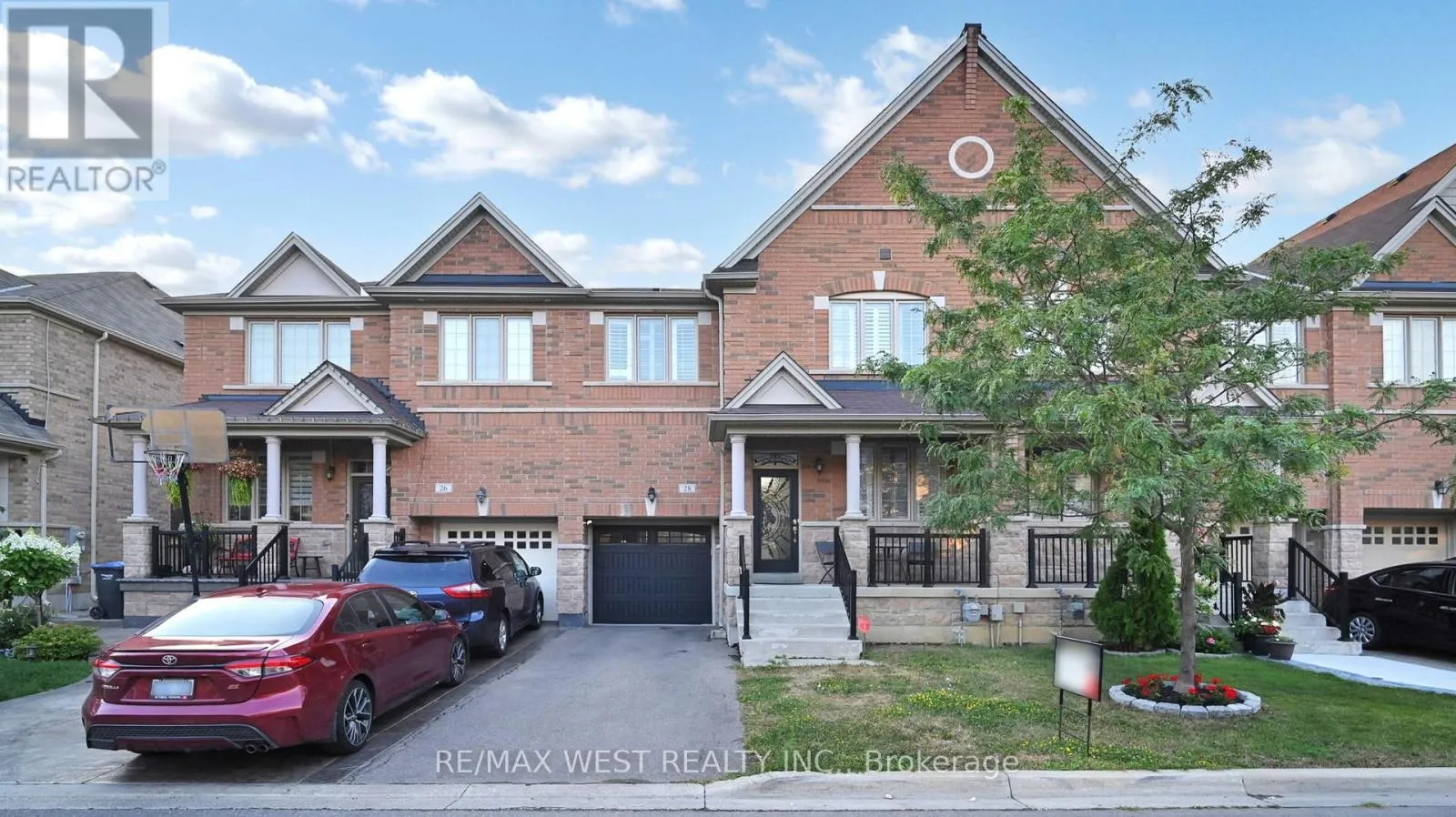 Row / Townhouse for rent: 28 Yellowknife Road, Brampton, Ontario L6R 3X3