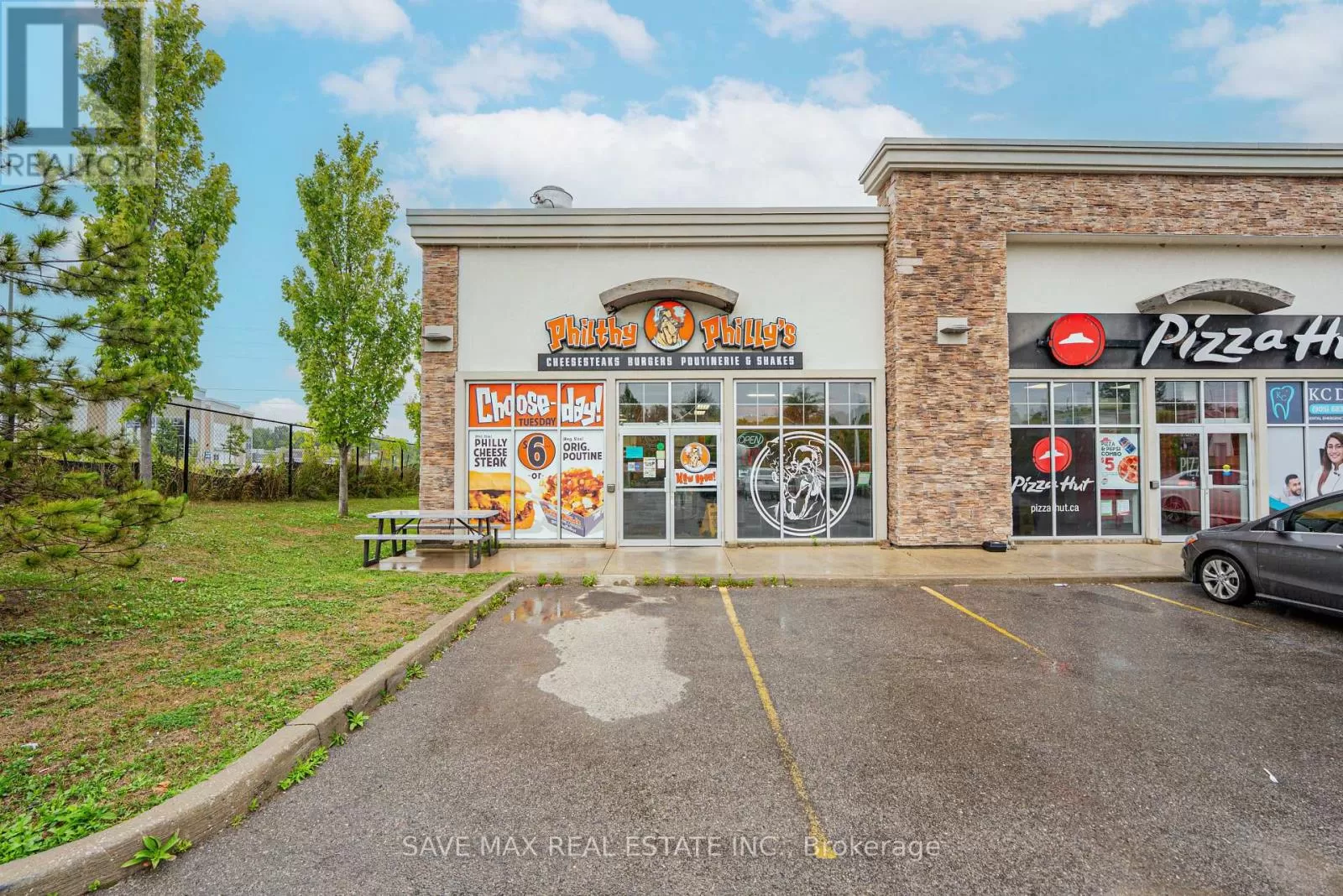 280 Rossland Road, Ajax, Ontario L1T 4V2