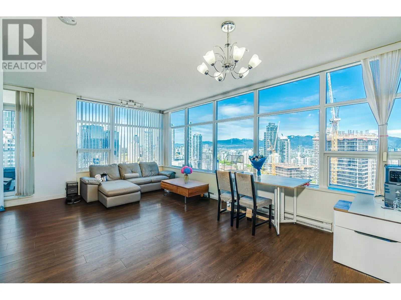 Apartment for rent: 2802 4880 Bennett Street, Burnaby, British Columbia V5H 0C1