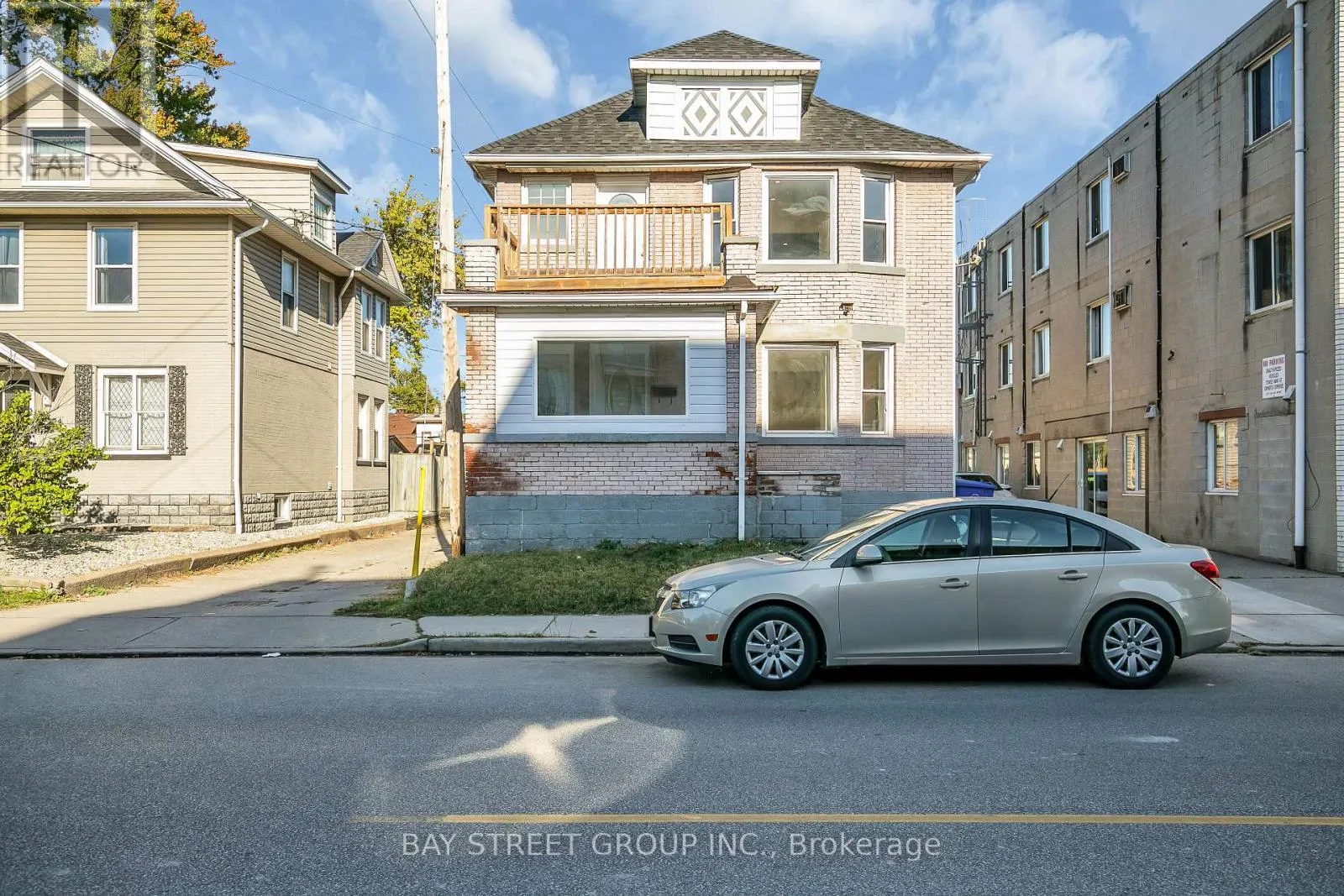 Duplex for rent: 280-282 Campbell Avenue, Windsor, Ontario N9B 2H2