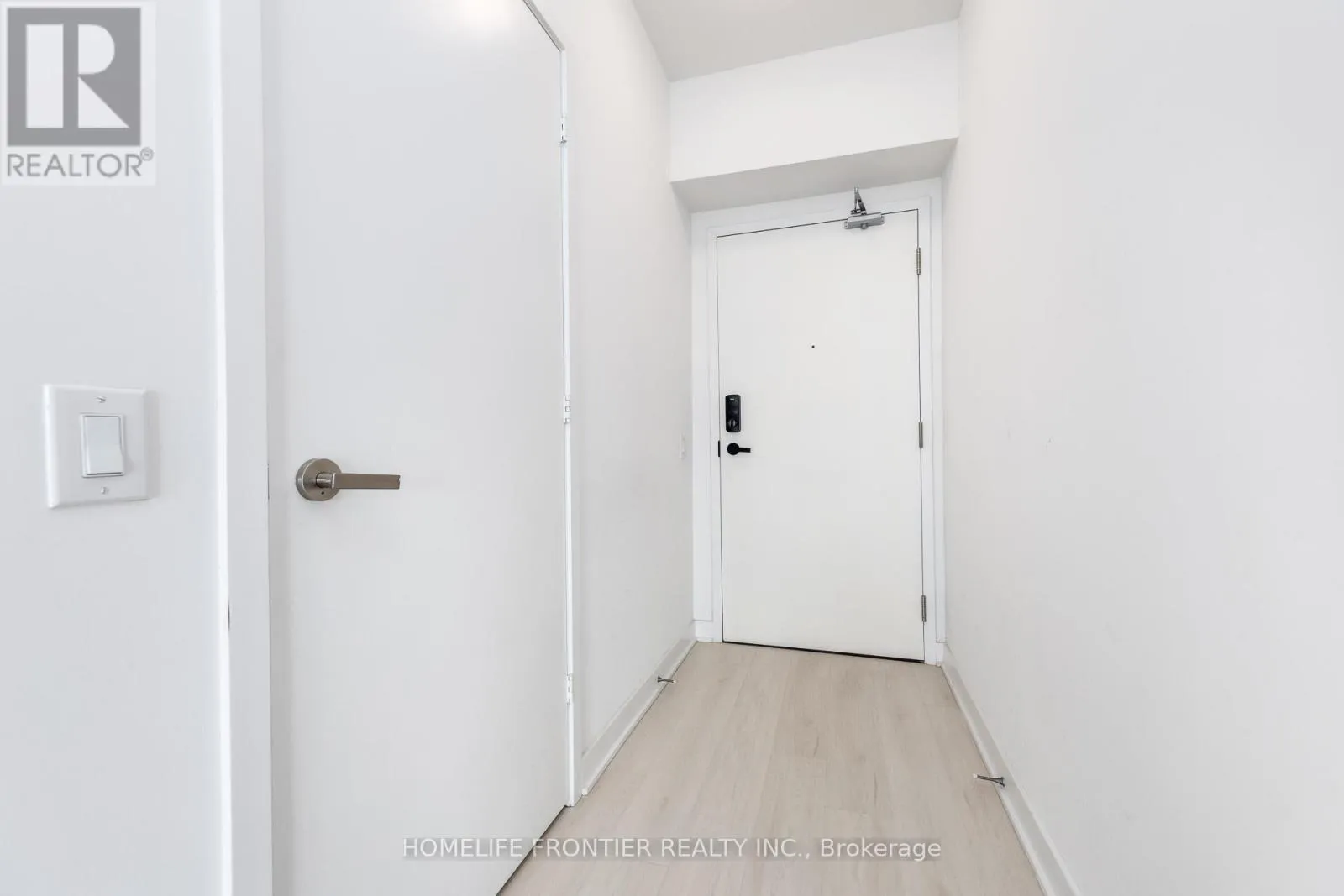 Apartment for rent: 2807 - 3900 Confederation Parkway, Mississauga, Ontario L5B 0M3