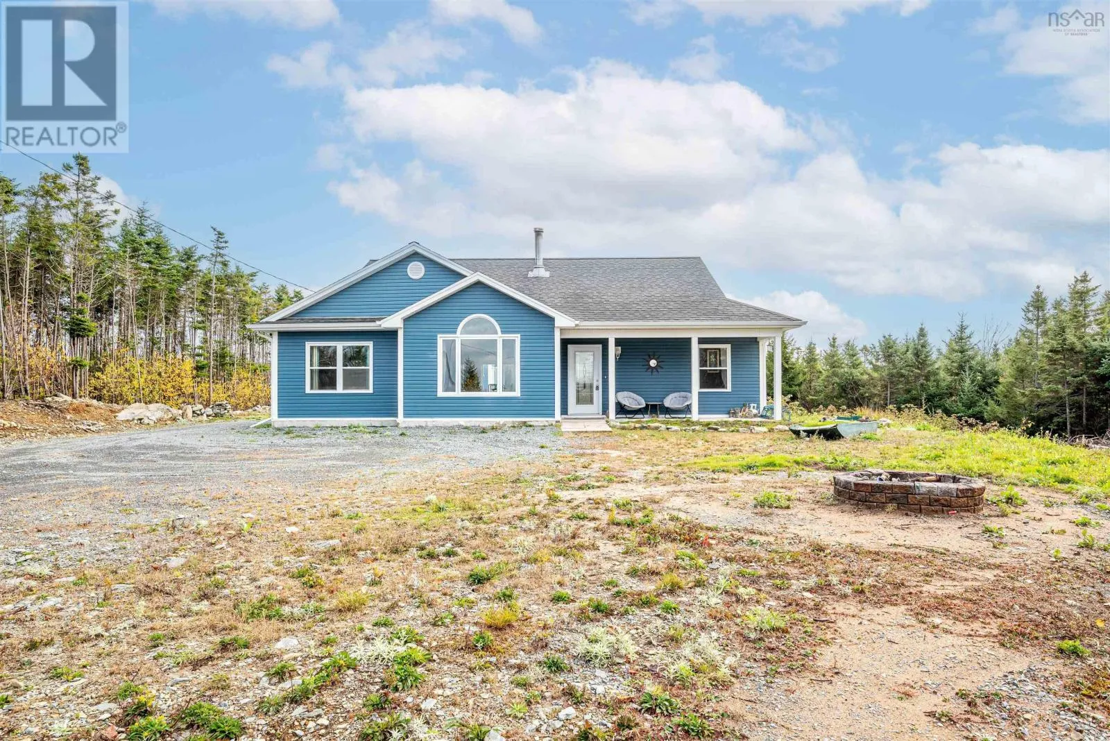 House for rent: 281 Heselton Drive, Ostrea Lake, Nova Scotia B0J 2L0