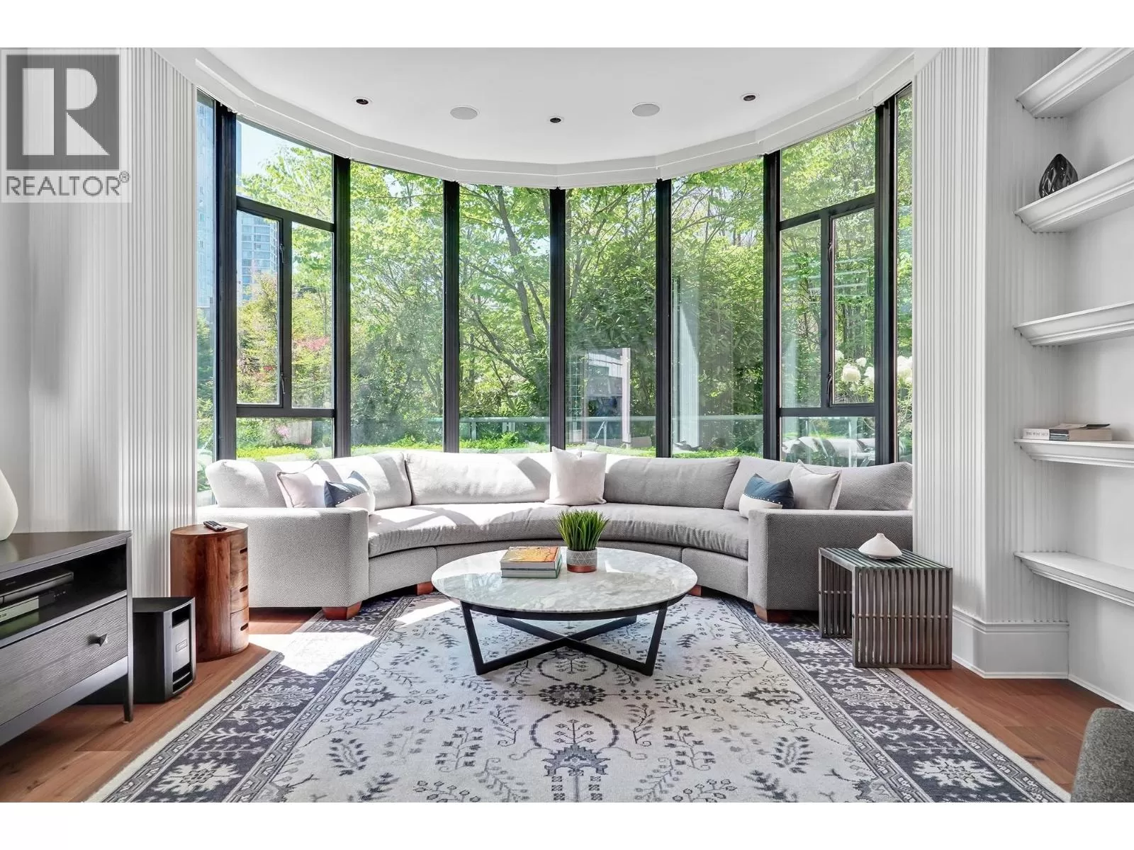 Row / Townhouse for rent: 281 Smithe Street, Vancouver, British Columbia V6B 5W4