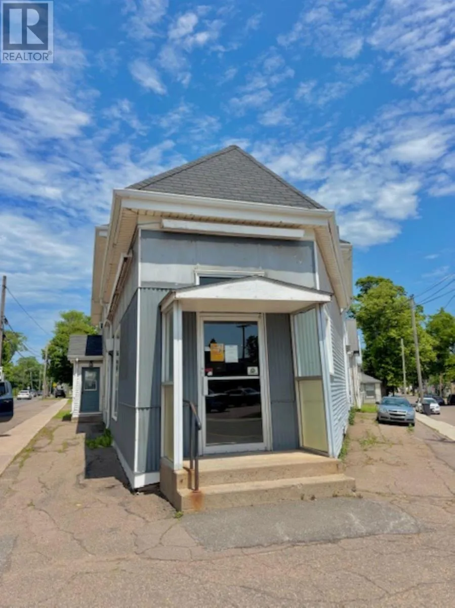 2-8-10 Longworth Avenue, Charlottetown, Prince Edward Island C1A 5A2