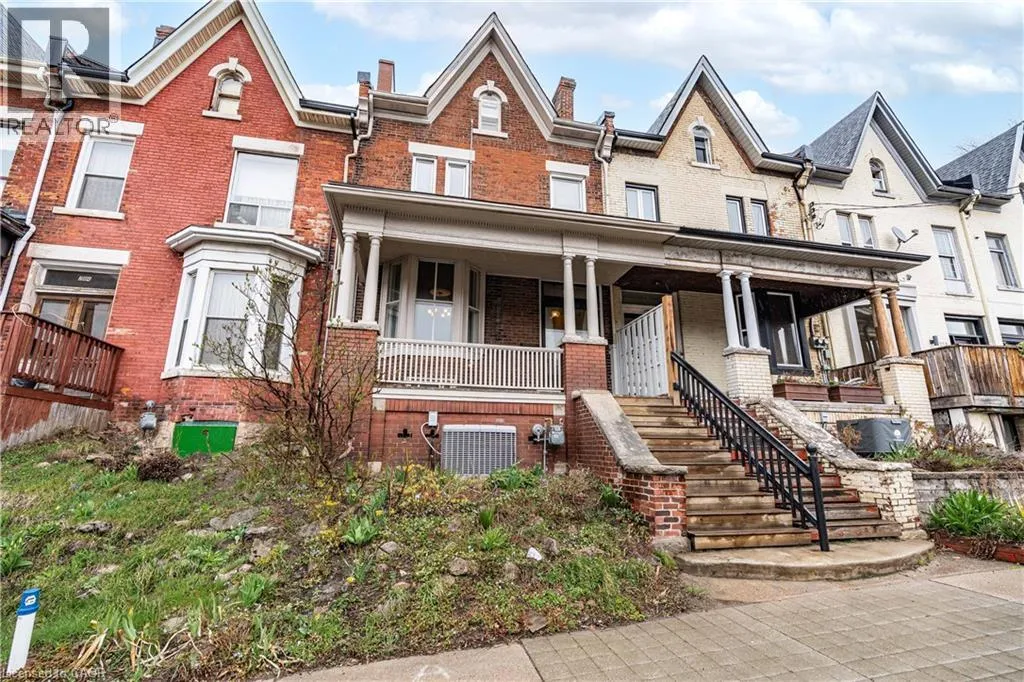 Duplex for rent: 282 Main Street W, Hamilton, Ontario L8P 1J8