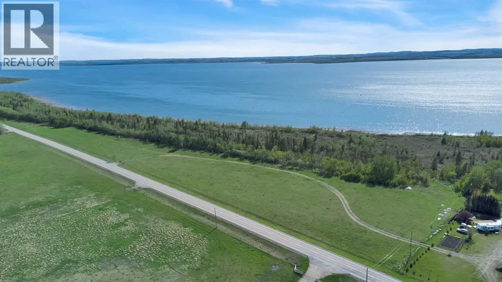 282 Range Road, Gull Lake, Alberta T4L 2N3
