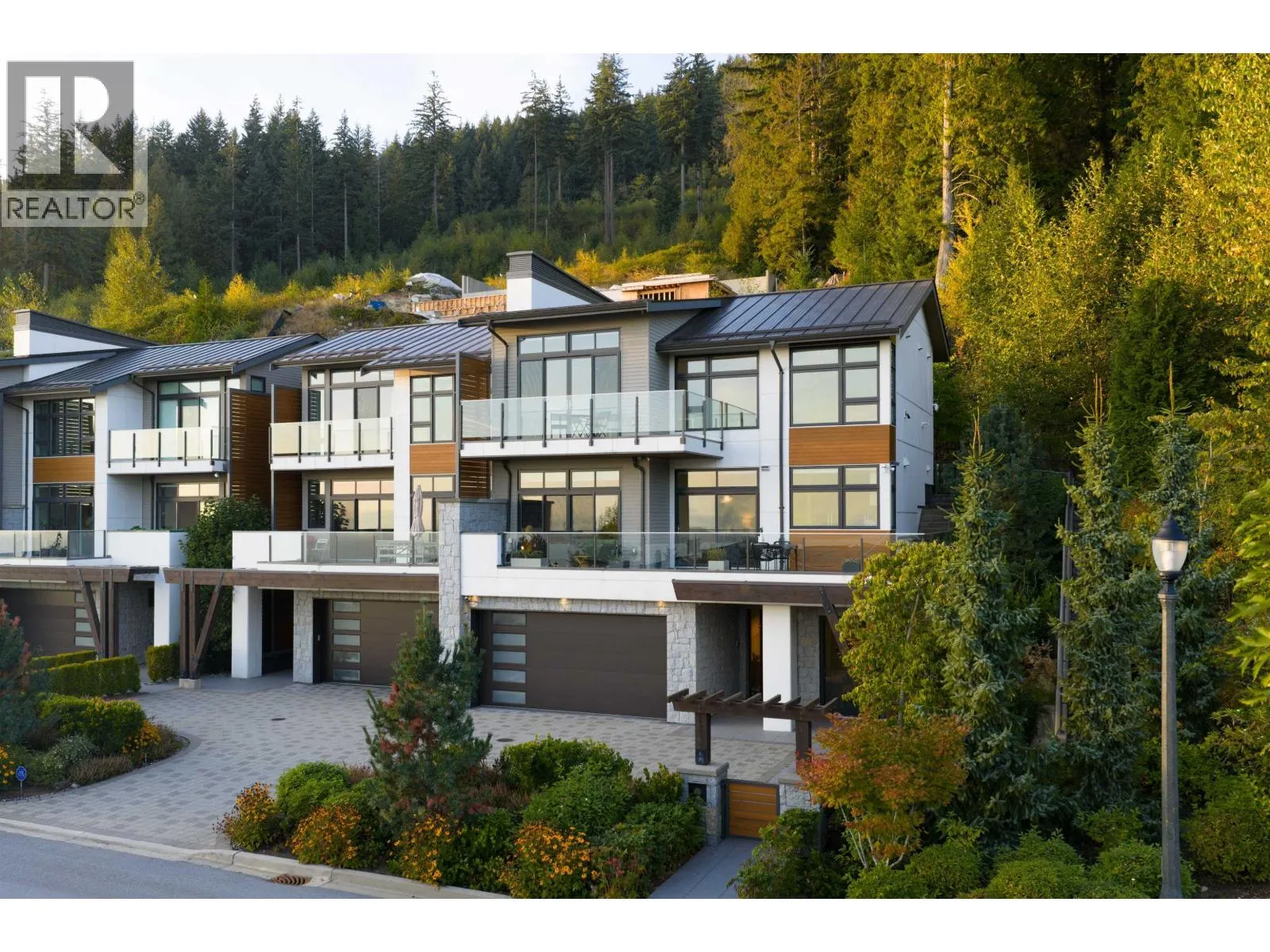 Row / Townhouse for rent: 2821 Chippendale Road, West Vancouver, British Columbia V7S 0A7