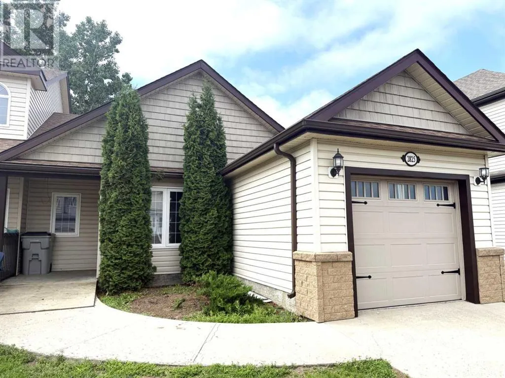 Row / Townhouse for rent: 2825 12 Avenue, Wainwright, Alberta T9W 0A9