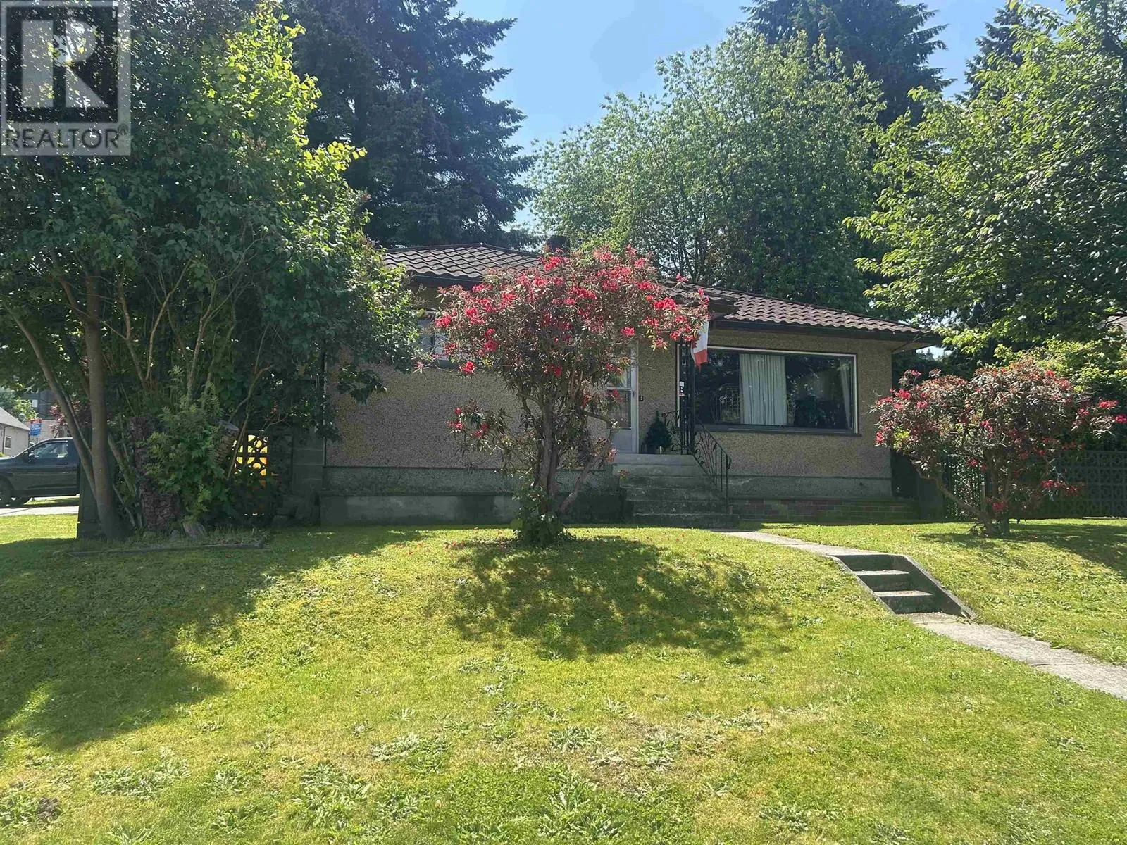 House for rent: 2825 St Johns Street, Port Moody, British Columbia V3H 2B9