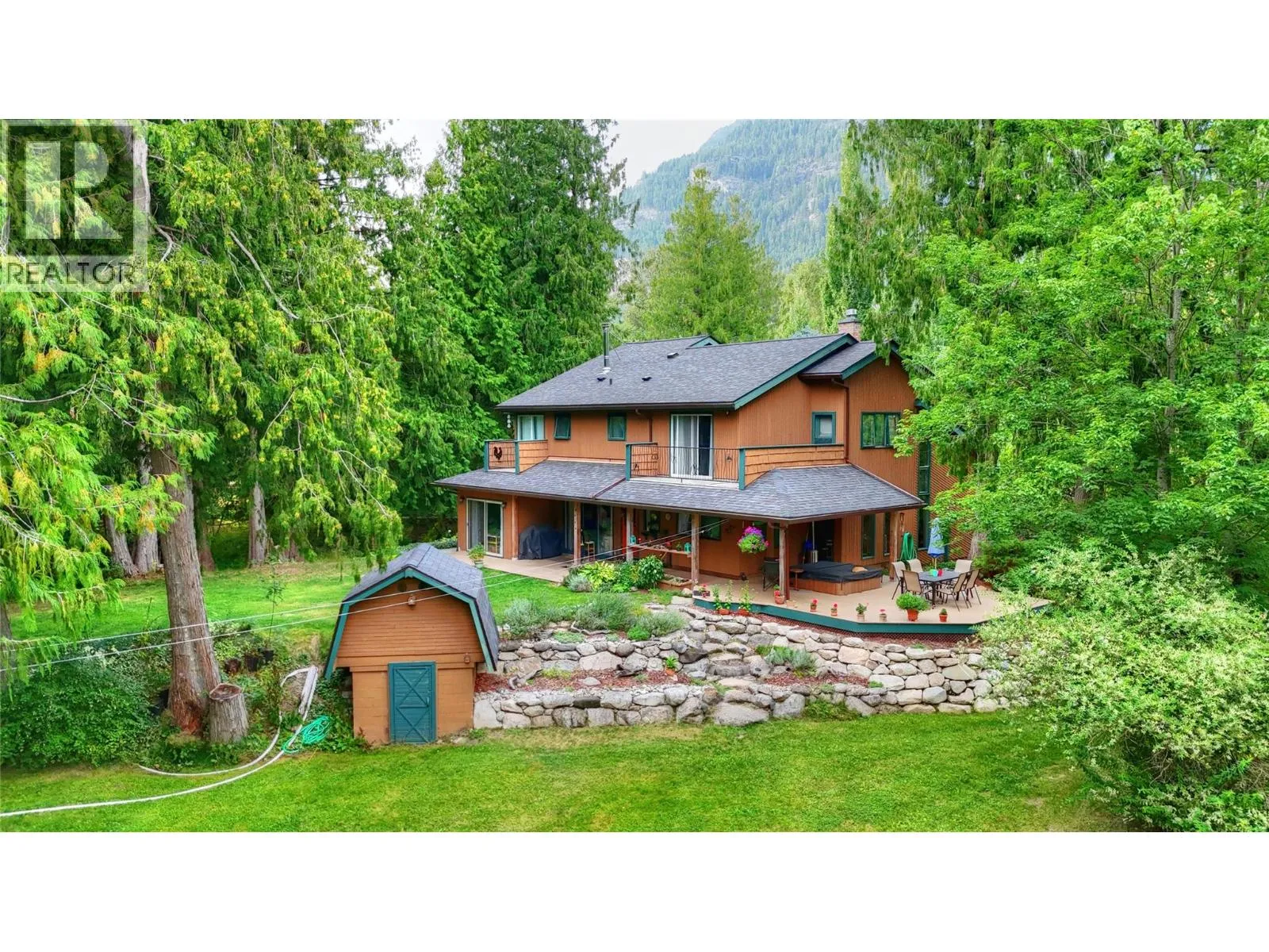 House for rent: 2827 Evin Road, Slocan Park, British Columbia V0G 2E0