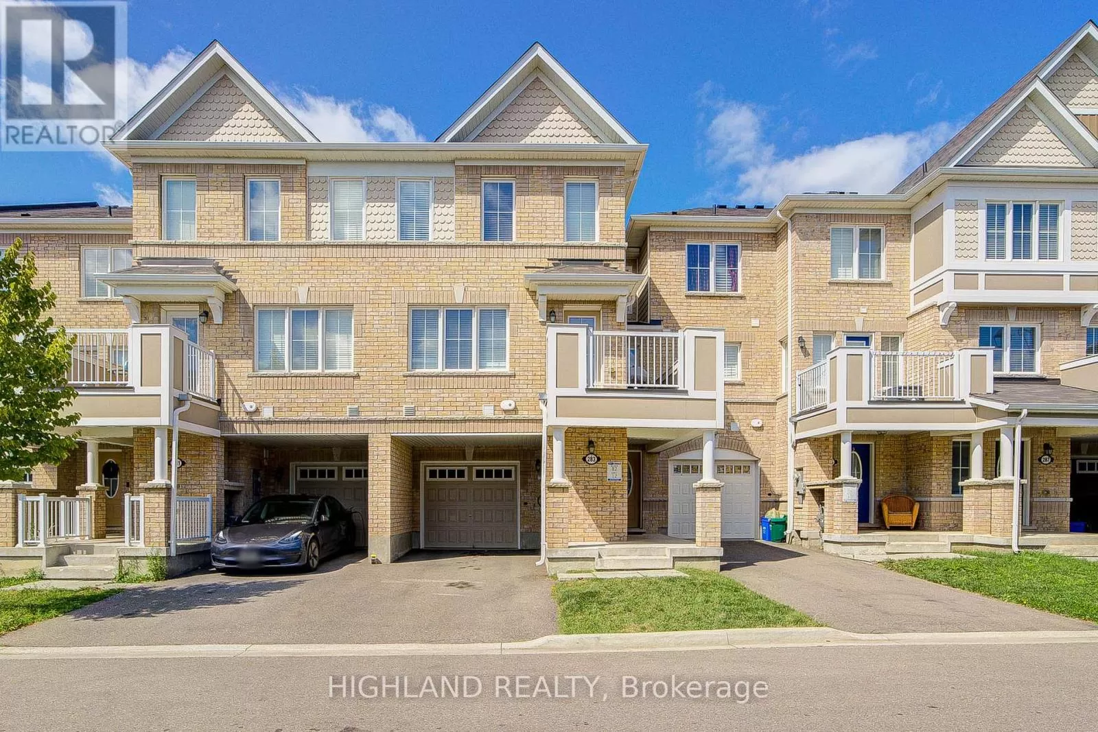 Row / Townhouse for rent: 283 Murlock Heights, Milton, Ontario L9E 1C2