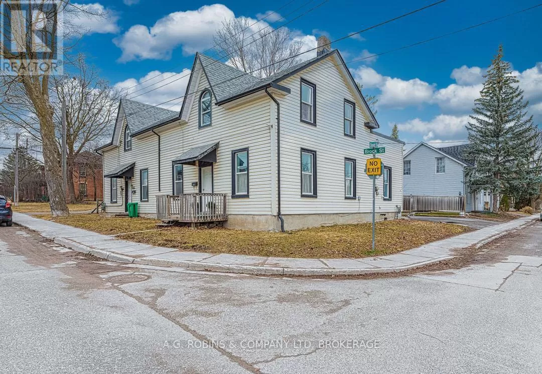 Triplex for rent: 284 Brock Street, Peterborough, Ontario K9H 2R1