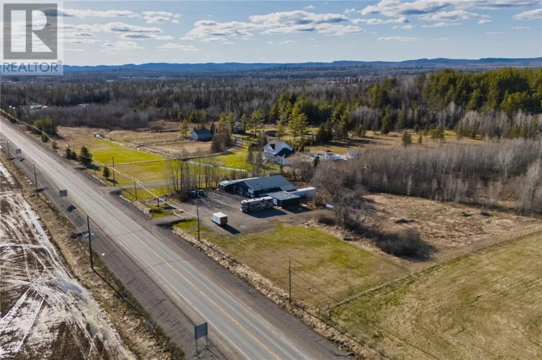 Recreational for rent: 2858 Highway 144 E, Chelmsford, Ontario P0M 1L0