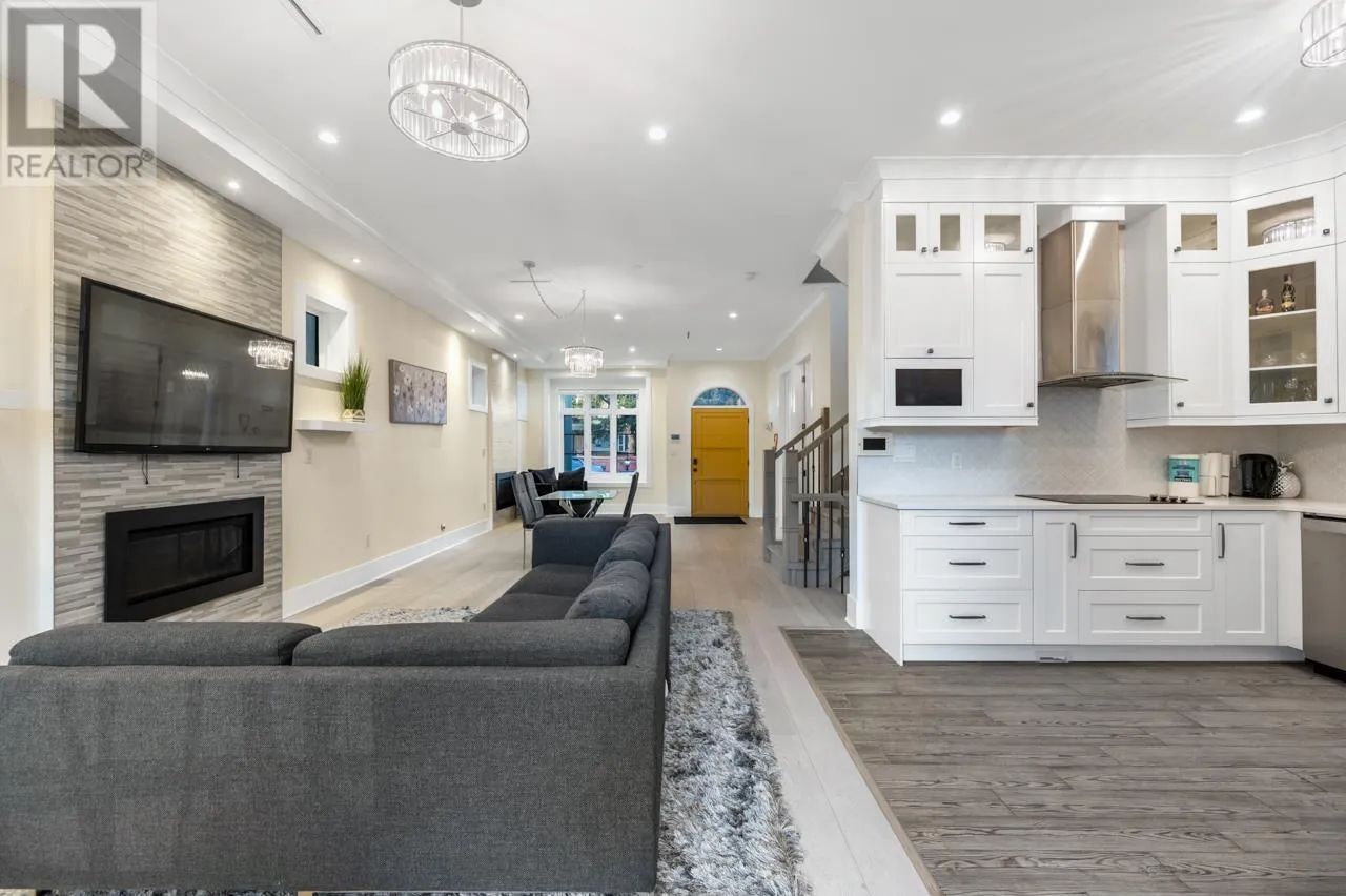 House for rent: 288 E 59th Avenue, Vancouver, British Columbia V5X 1X9