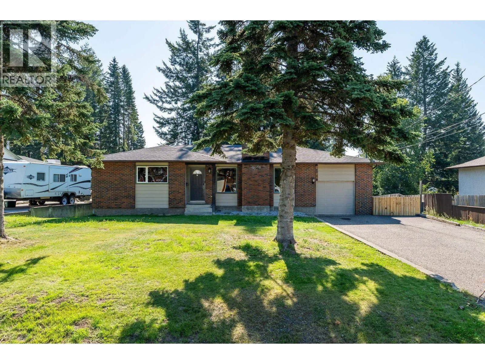 House for rent: 2886 Langley Crescent, Prince George, British Columbia V2K 3J8