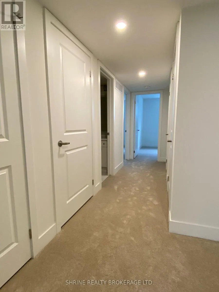 Row / Townhouse for rent: 29 - 234 Edgevalley Road, London East, Ontario N5V 5J3