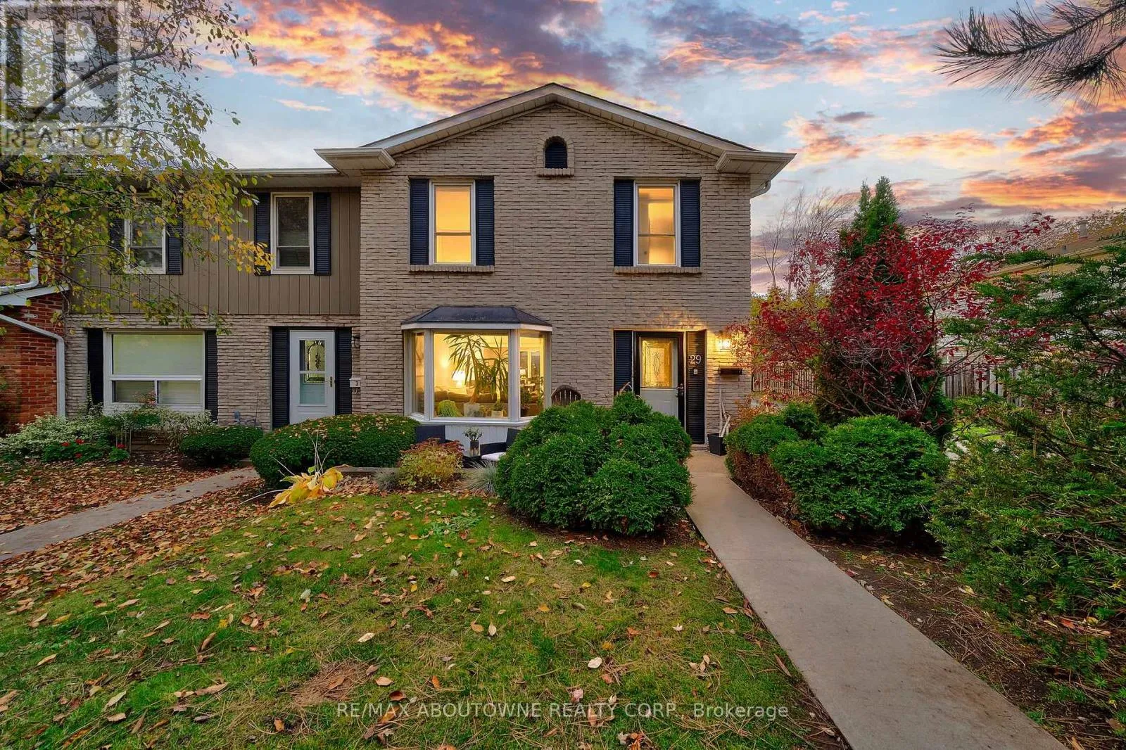 Row / Townhouse for rent: 29 - 5475 Lakeshore Road, Burlington, Ontario L7L 1E1