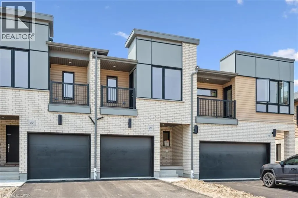 Row / Townhouse for rent: 29 Benninger Drive, Kitchener, Ontario N2E 0K4