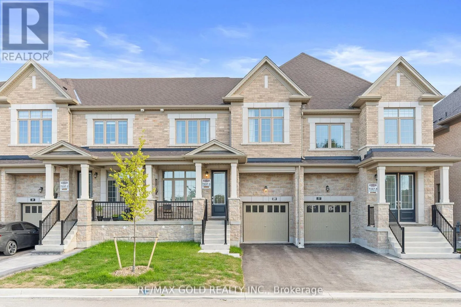 Row / Townhouse for rent: 29 Bowline Vista S, East Gwillimbury, Ontario L9N 0W2