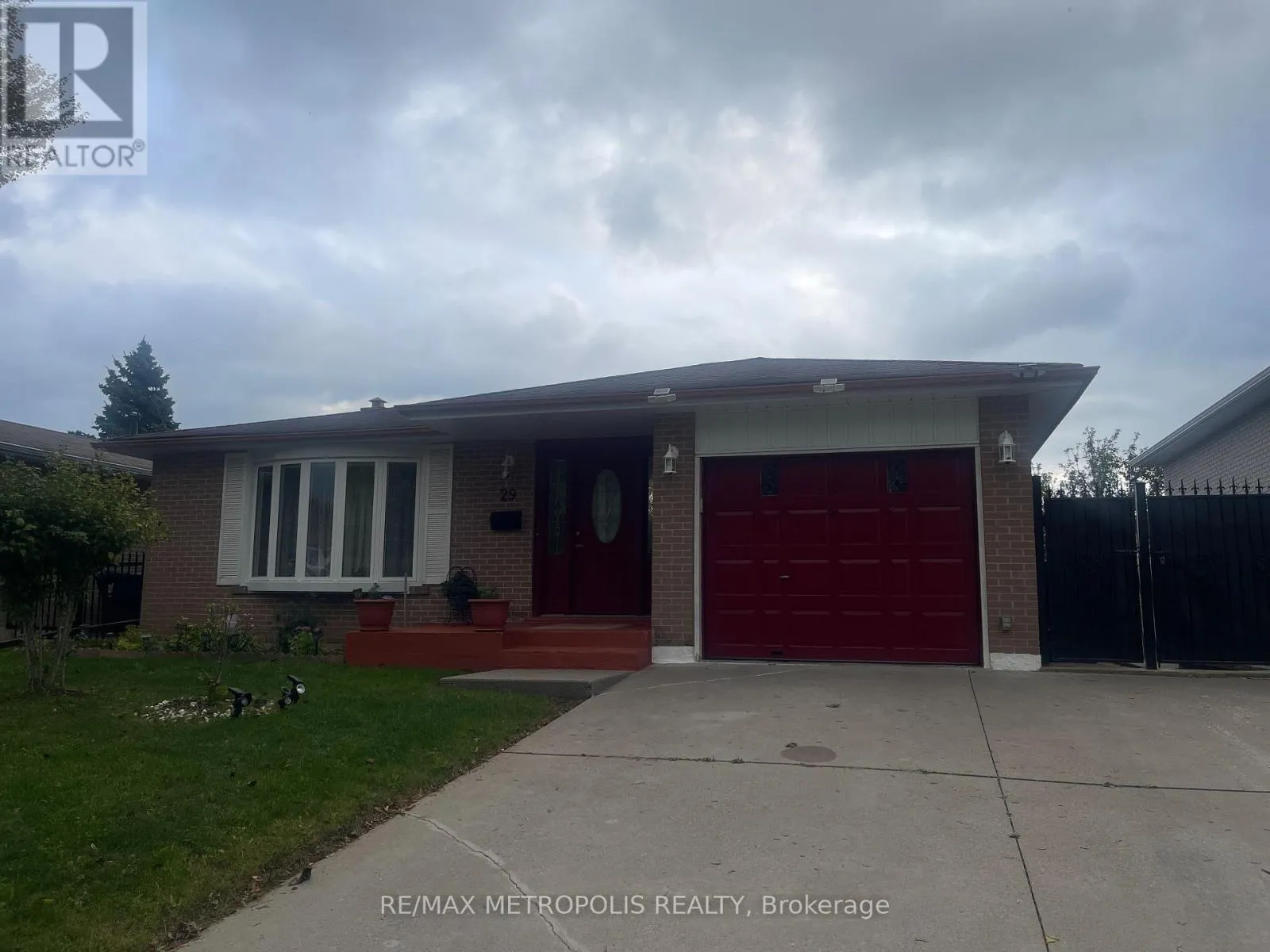 House for rent: 29 Charles Tupper Drive, Toronto, Ontario M1C 2A8