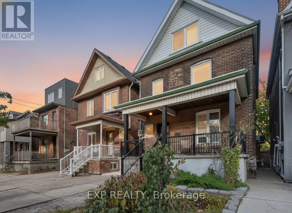 House for rent: 29 Cloverdale Road, Toronto, Ontario M6N 3L6