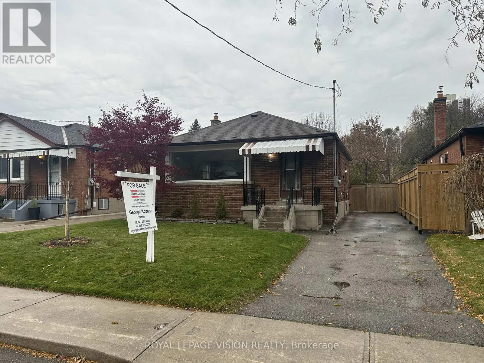 House for rent: 29 Donora Drive, Toronto, Ontario M4B 1B6