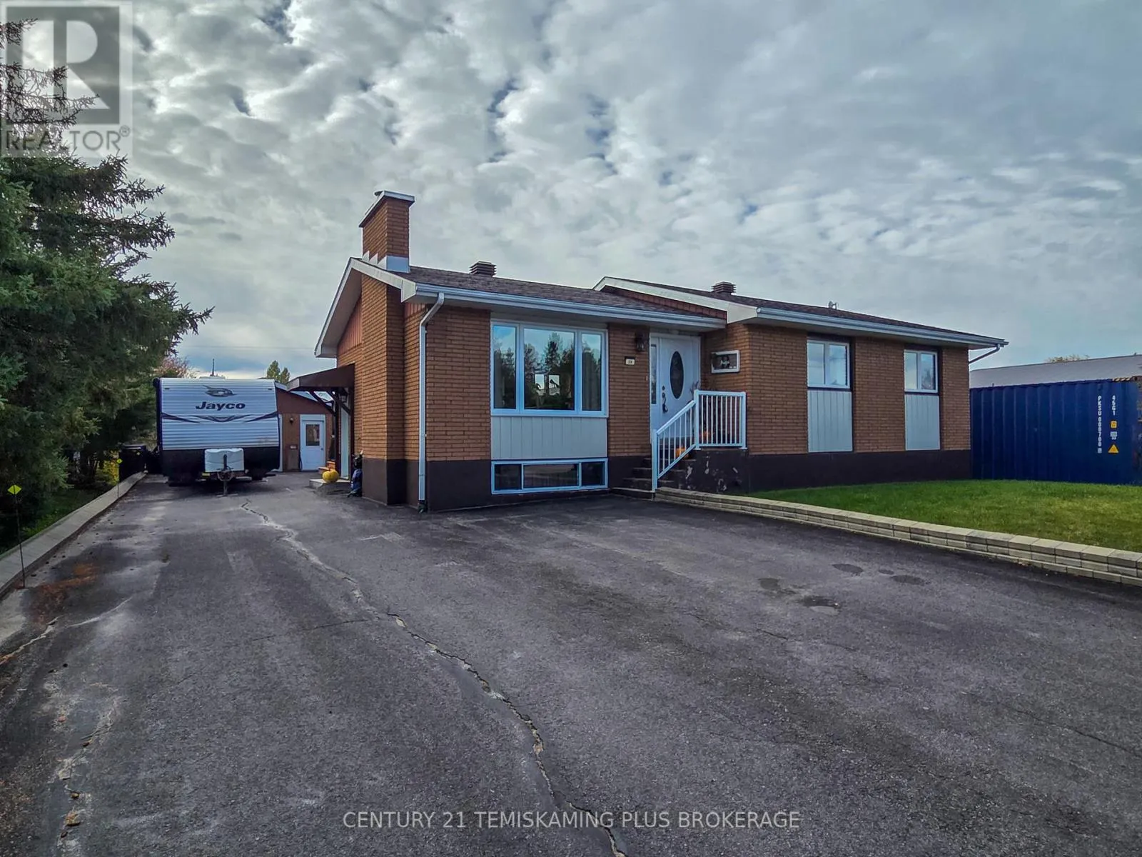 House for rent: 29 Eleventh Street, Armstrong, Ontario P0J 1E0