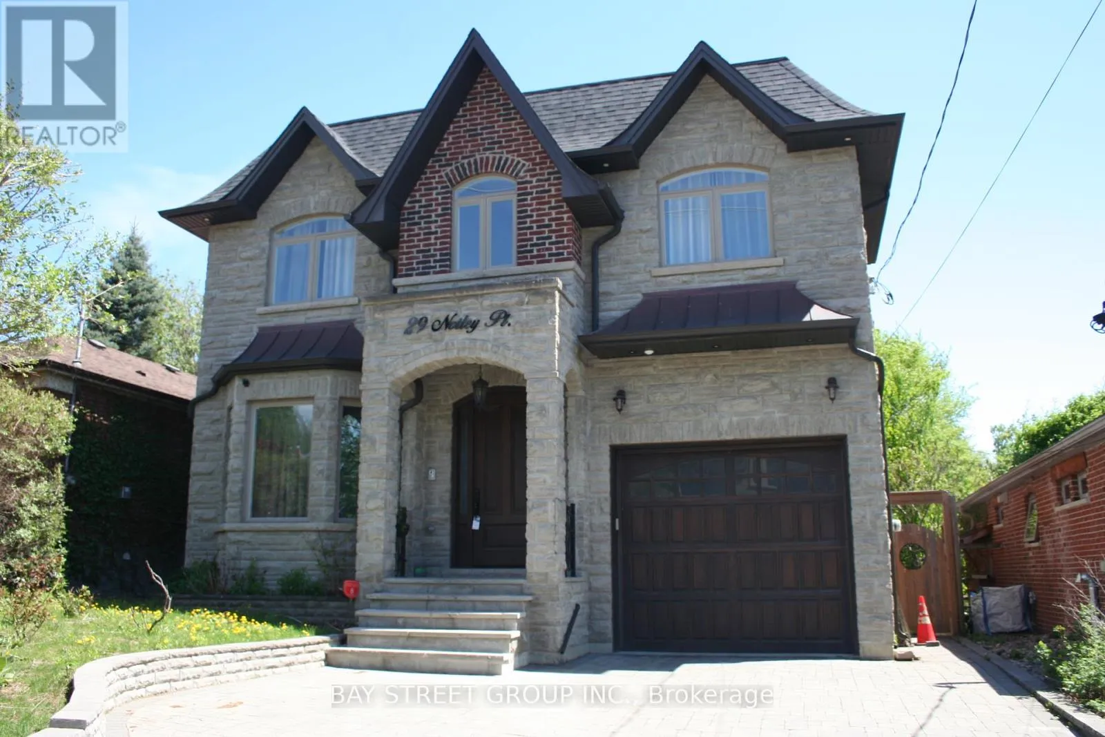 House for rent: 29 Notley Pl, Toronto, Ontario M4B 2M7