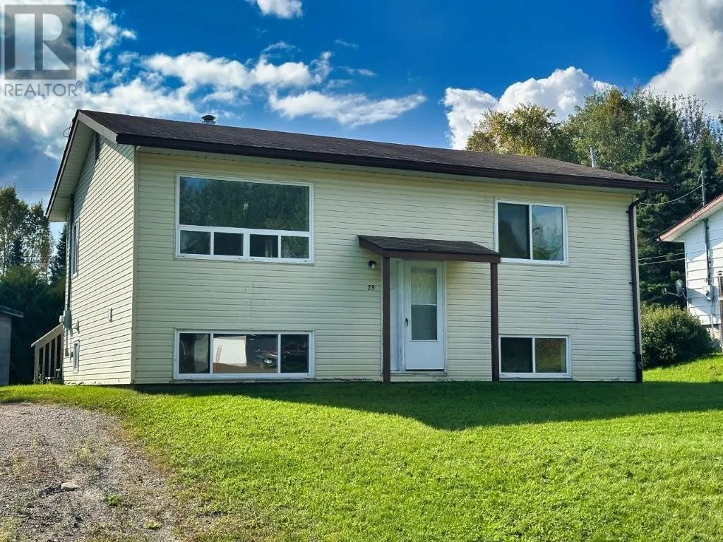 29 Parkway Place, Terrace Bay, Ontario P0T 2W0