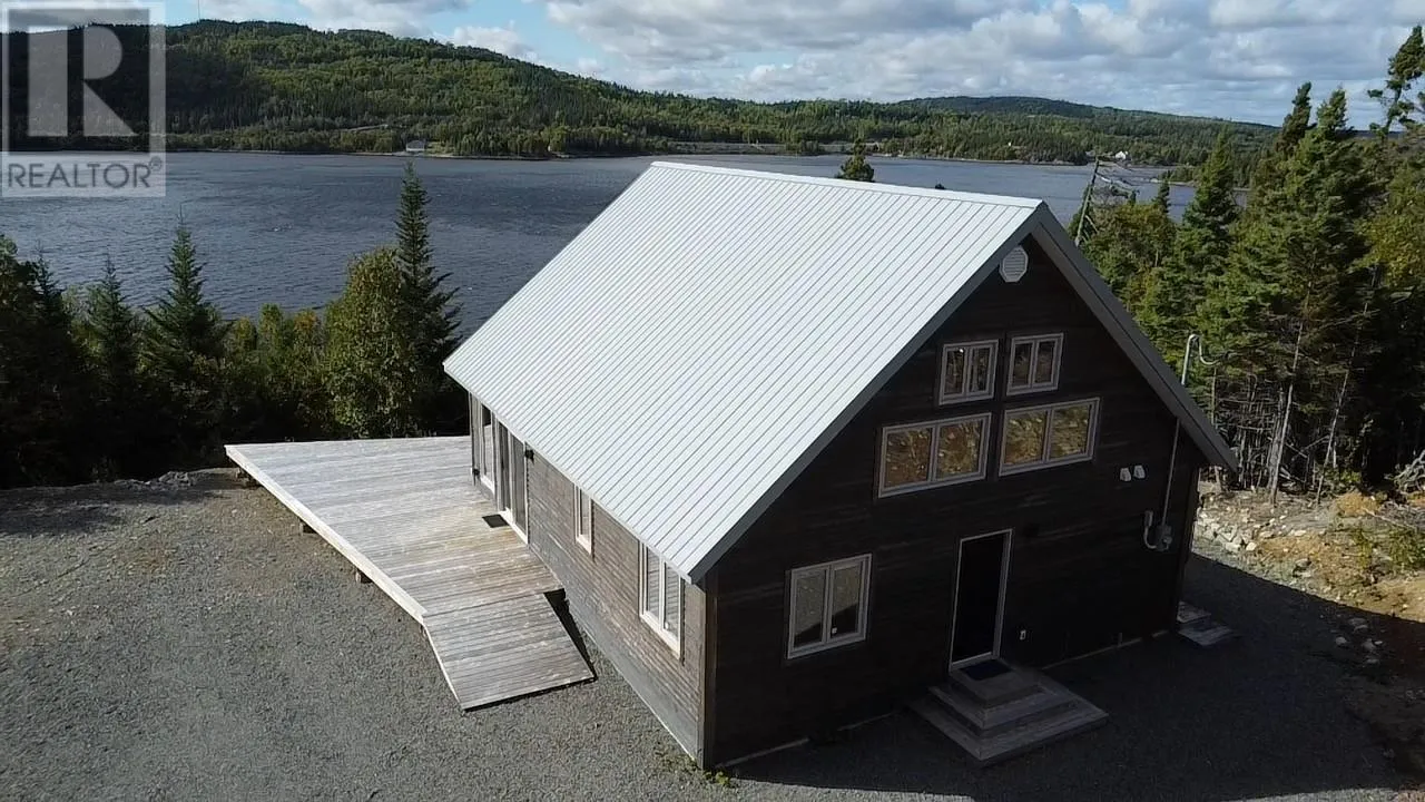 Recreational for rent: 29 Paul's Lake Road, Badger, Newfoundland & Labrador A0H 1A0