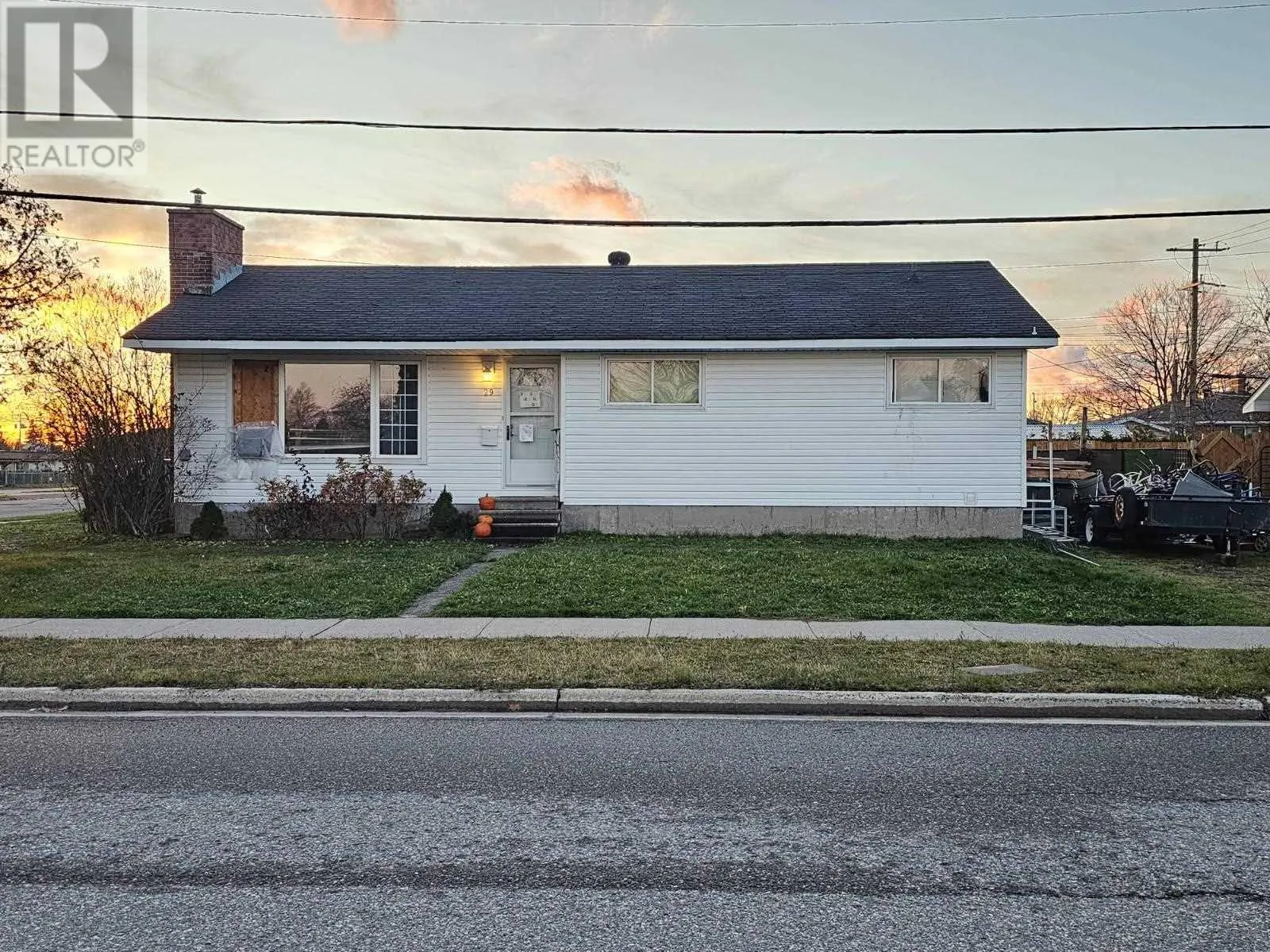 29 Pentagon Blvd, Sault Ste Marie, Ontario P6B 5J2