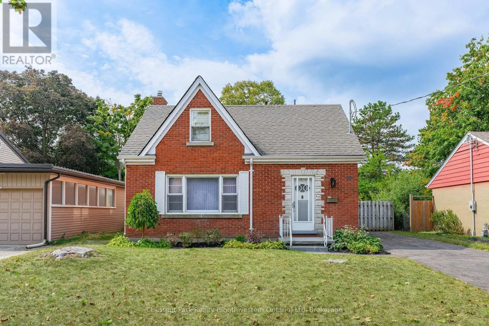 House for rent: 29 Ridgewood Avenue, Waterloo, Ontario N2H 4L1