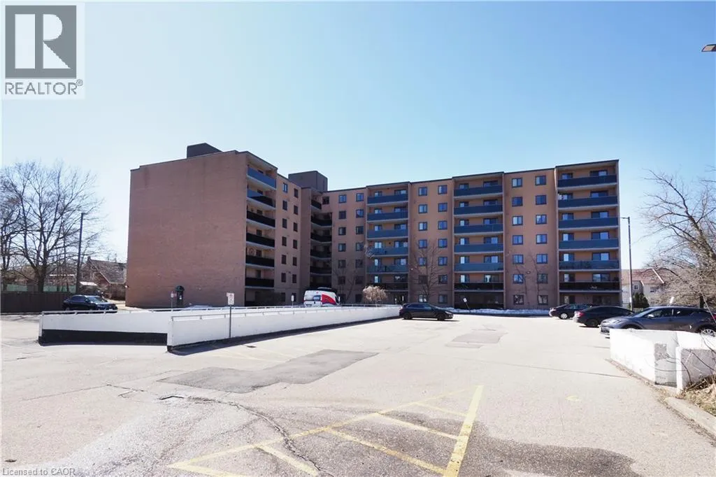 Apartment for rent: 29 West Avenue Unit# 403, Kitchener, Ontario N2M 5E4
