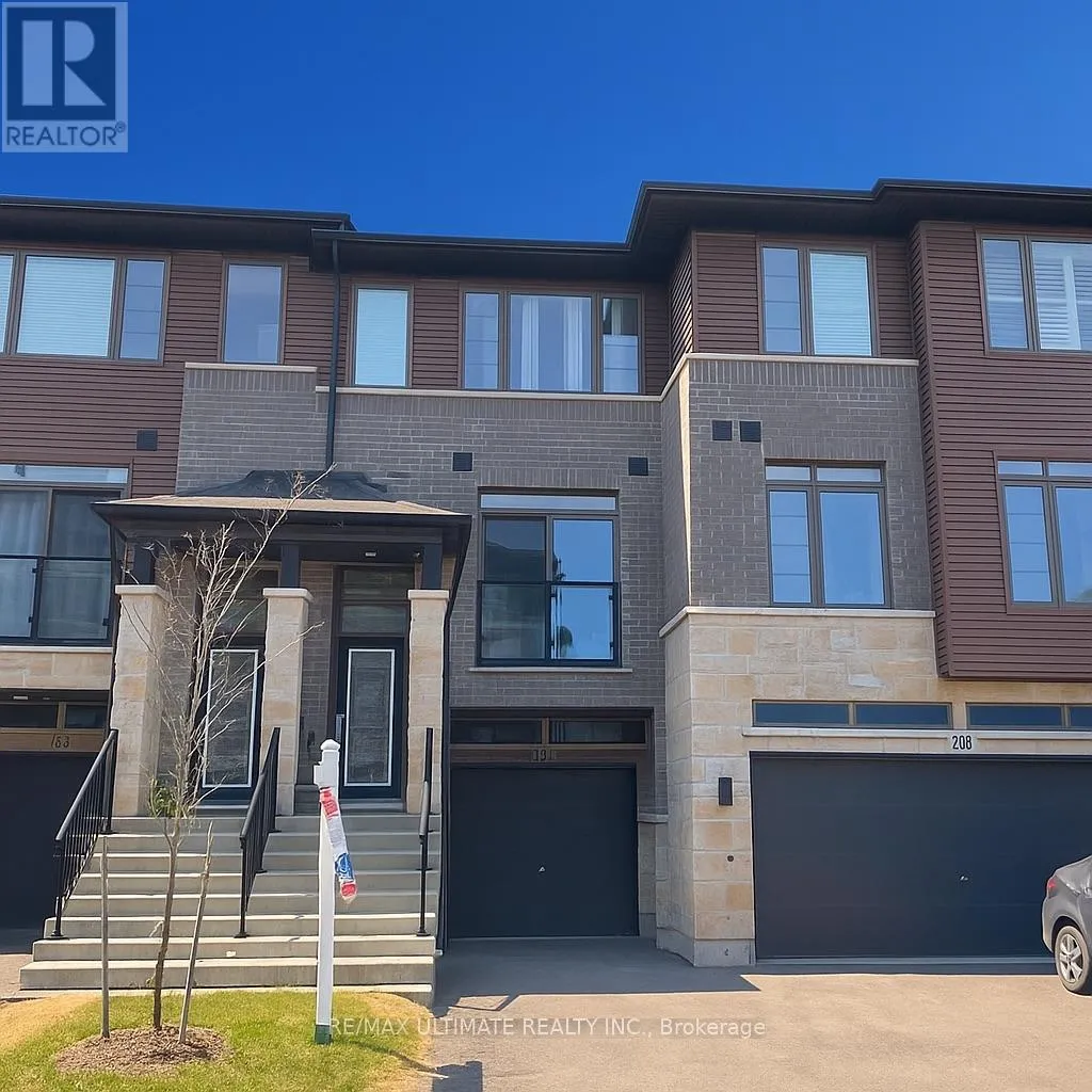 Row / Townhouse for rent: 290 - 30 Times Square Boulevard, Hamilton, Ontario L8J 0L9