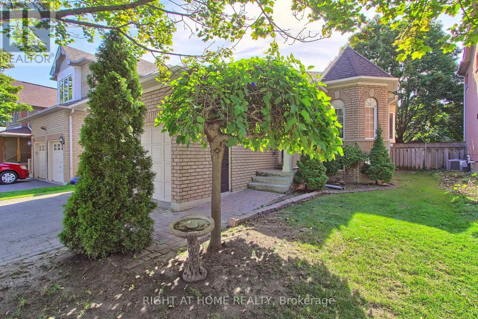 House for rent: 290 Clearmeadow Boulevard, Newmarket, Ontario L3X 2C6