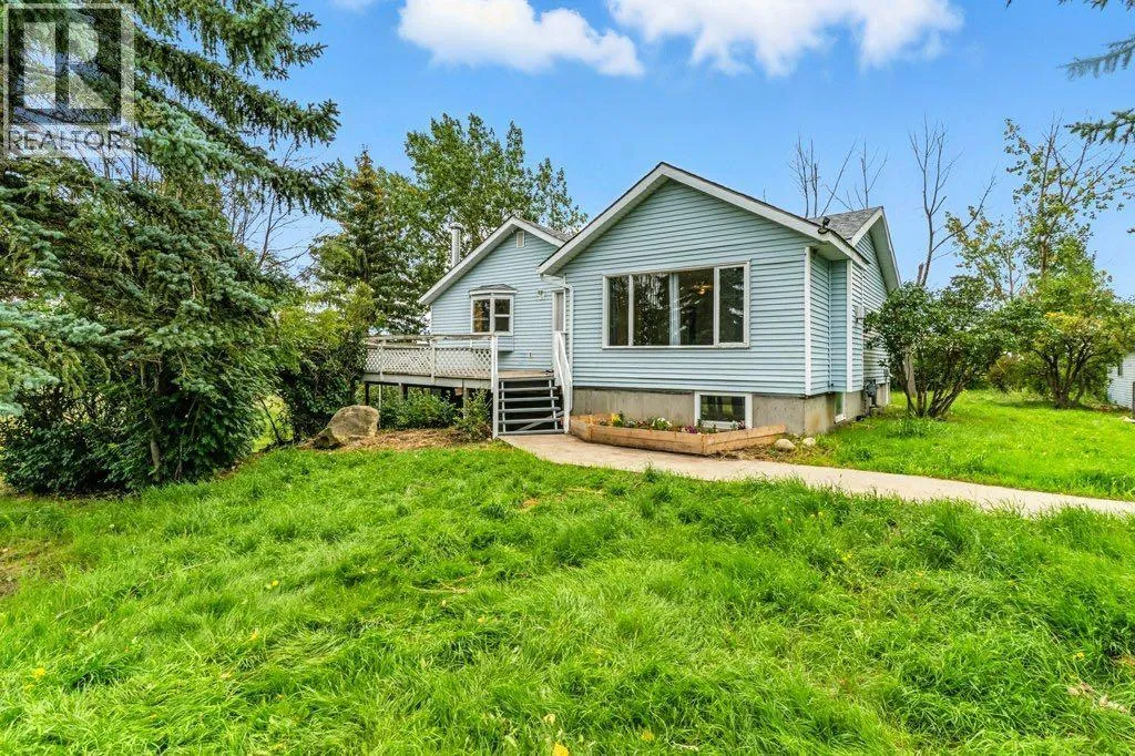 House for rent: 290003 96 Street E, De Winton, Alberta T1S 3Y9